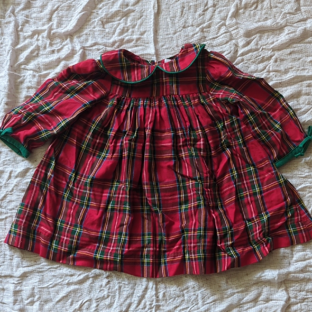 Elegant Red and Green Formal Dress with Velvet Collar